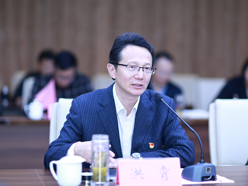 4. 常州纺院院长洪霄.JPG